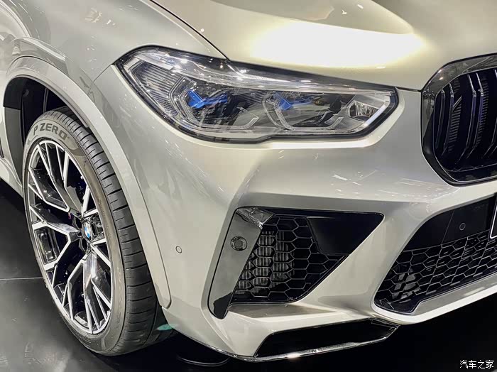 600匹马力的性能猛兽宝马x5m外观低调扮猪吃虎