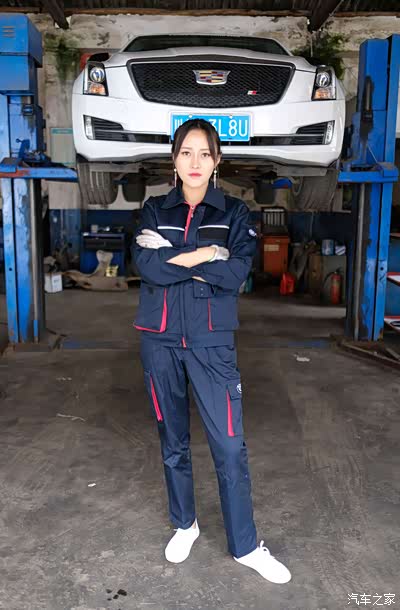 【女修理工评车】红裙姑娘误入小树林,邂逅凯迪拉克ats-l.