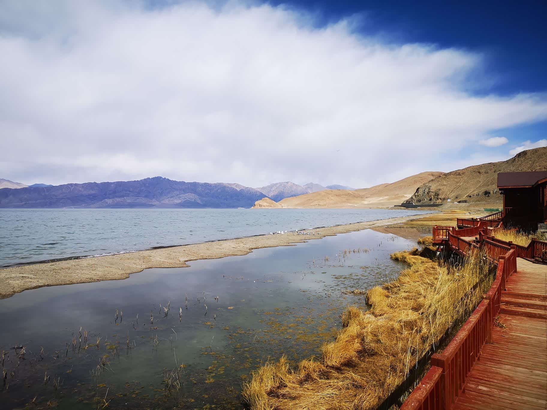深呼吸感受大自然气息,山川湖泊,清新秀丽,大山耸立