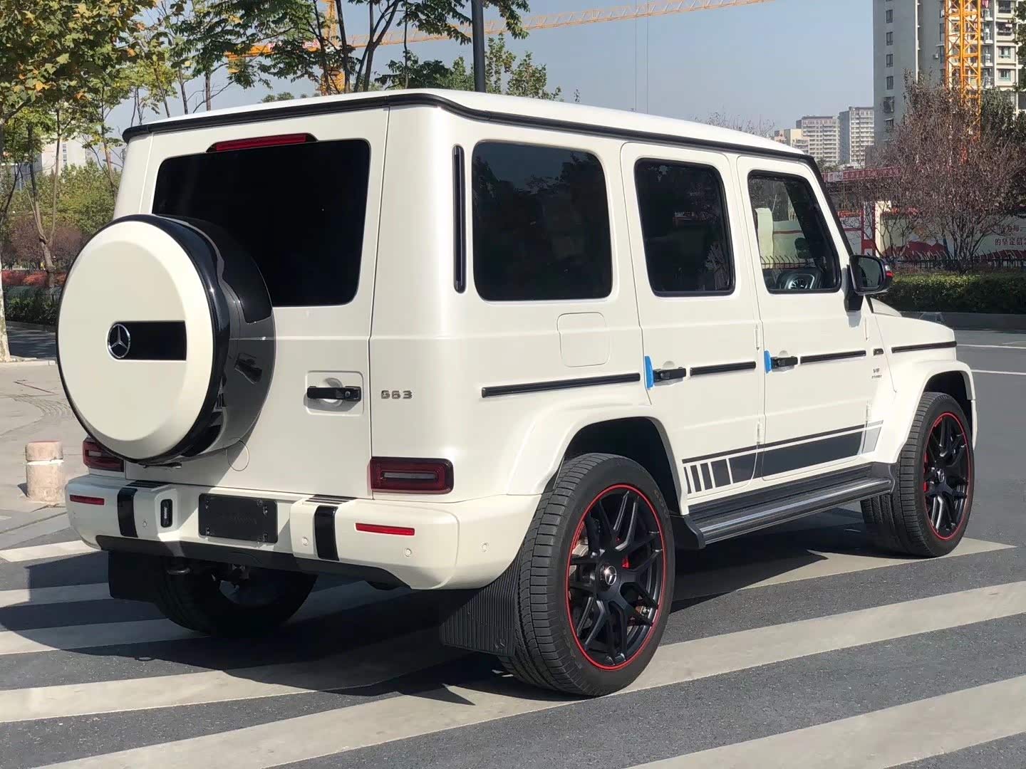 amgg63白色的优雅