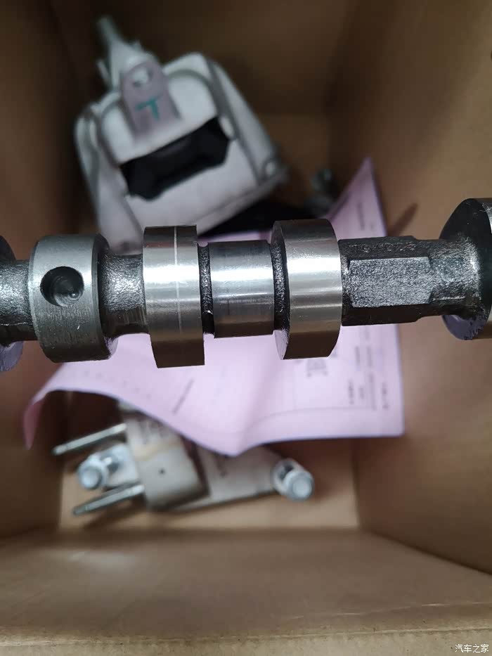 吉利远景X3发动机异响原因