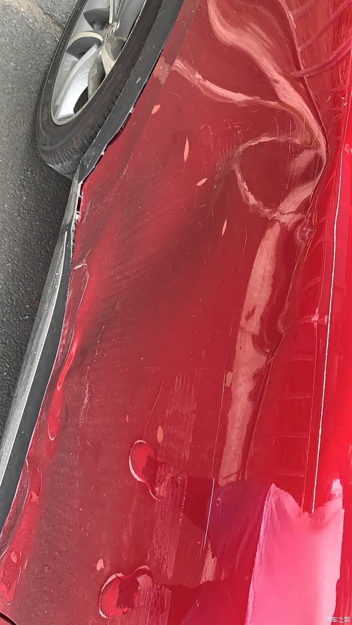 我的红色 30t超能版hs,提车两周迎来首撞.
