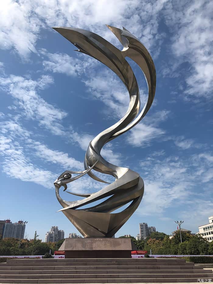 桐庐地标建筑,我到现在都没明白啥意思!