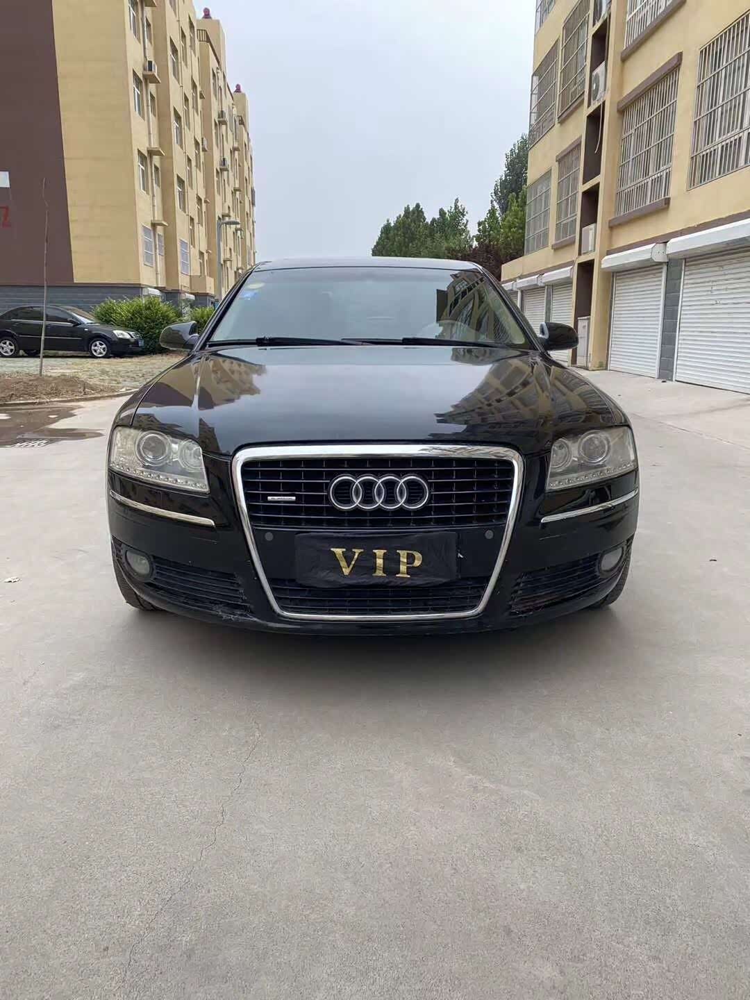 老款奥迪a8l很是霸气呀,曾经非常不错的豪车.