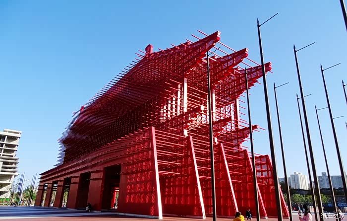 舞出青藏高原的风采,西安明德门下闪耀出一道靓丽的风景线