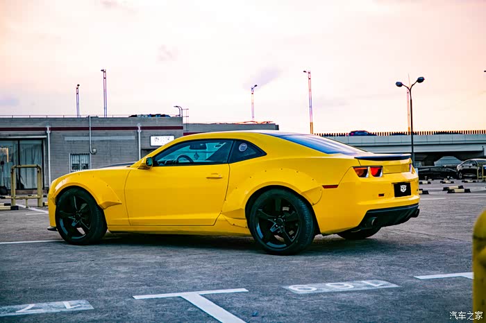 【聪少聊车】审视十年前最火的美系肌肉车————雪佛兰科迈罗