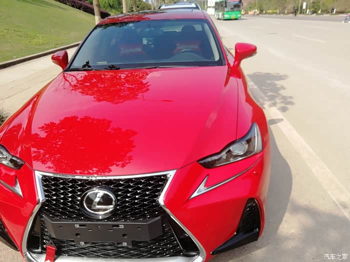 出18年is300四川泸州红色领先