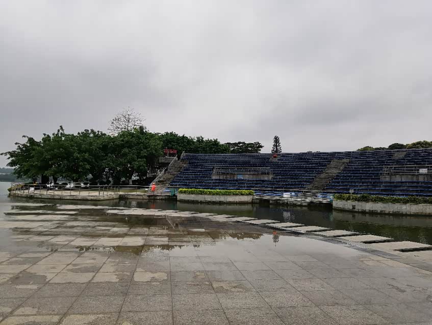 逸起游松湖广场音乐喷泉