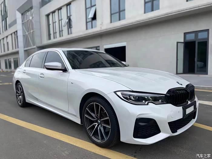 出2022年上牌宝马320lim运动套装