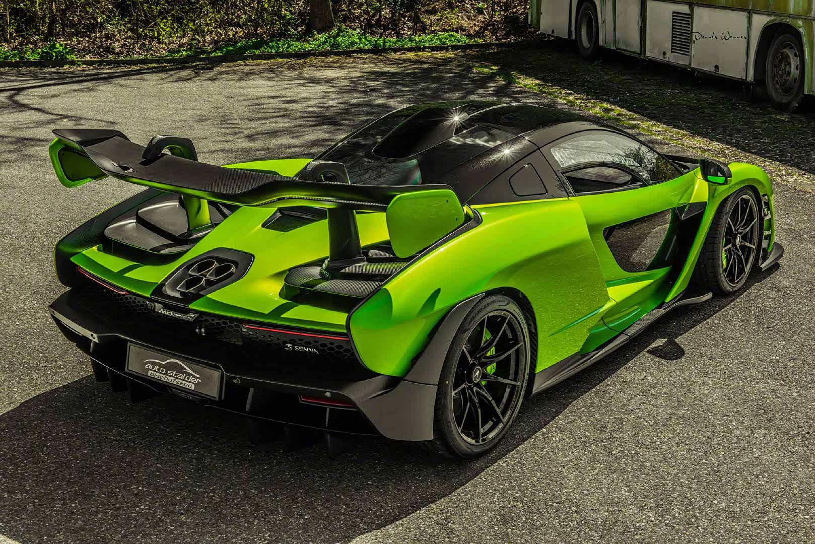 一枚绿色迈凯伦senna霸气十足.