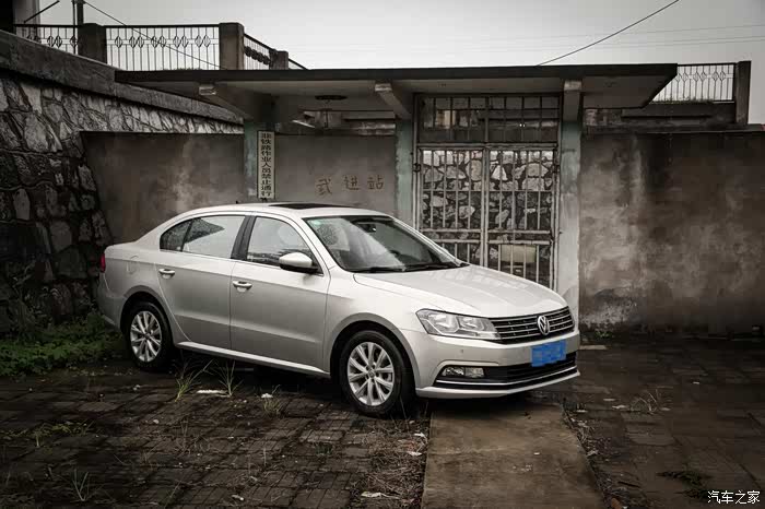 浅金色我觉的非常适合我耐看型造型完美