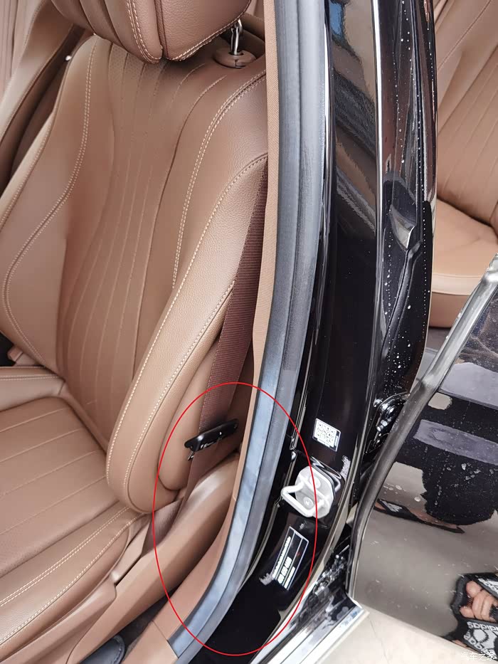 【图】奔驰e级车门密封胶条发白_奔驰e级论坛_汽车之家论坛