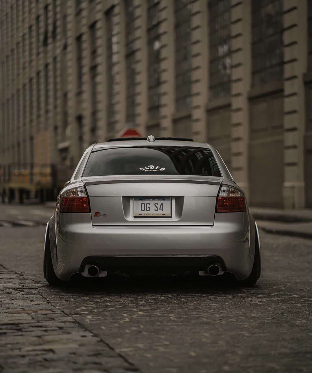 奥迪a4 b6,这一代a4开始引入国产,并且没有加长