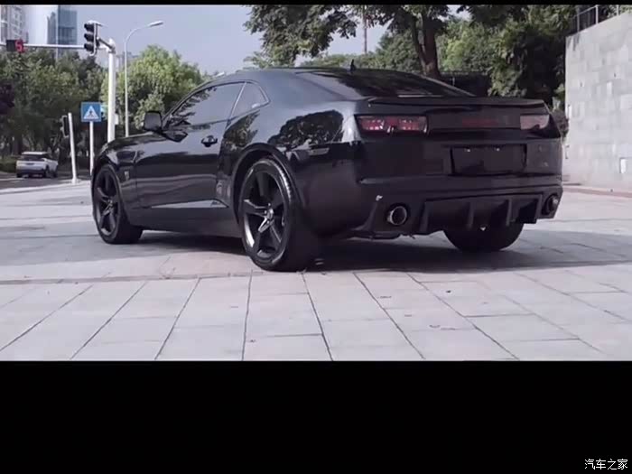 黑色大黄蜂雪佛兰科迈罗