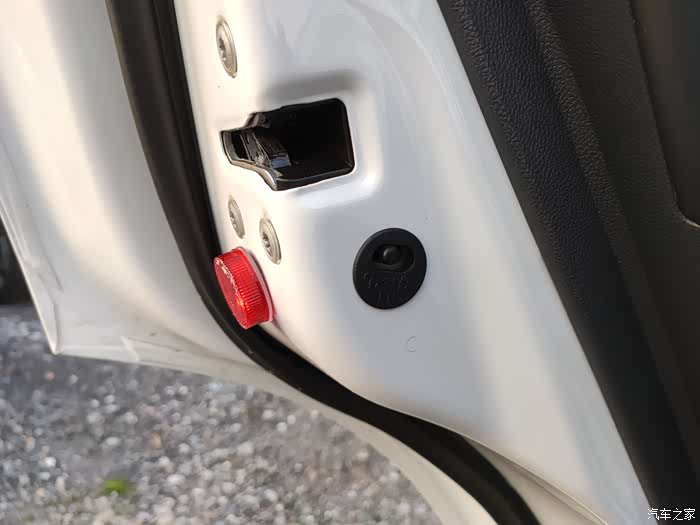 深度鉴赏长安cs75车门儿童锁的妙用