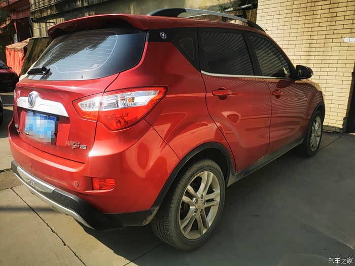 【图】时尚靓丽的红色cs35,一道美丽的风景_长安cs35论坛_汽车之家