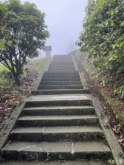 从九岭岗到华严顶.