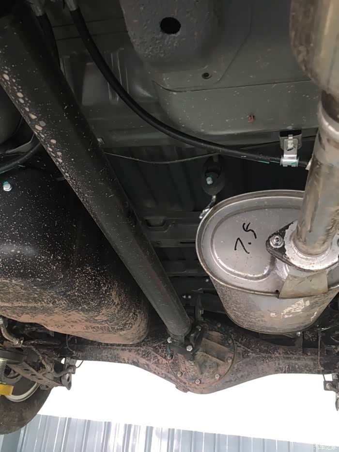 【图】刚提的新车,看到底盘表示很不理解_五菱宏光论坛_汽车之家论坛