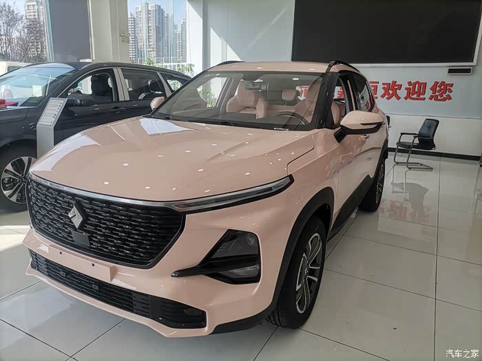【图】到店实拍期待已久的桃粉色新宝骏rs-3 sooda_宝骏rs-3论坛_汽车