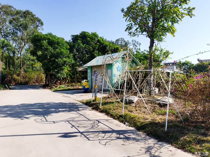 自驾逸和生态旅游度假区追寻冬日的足迹