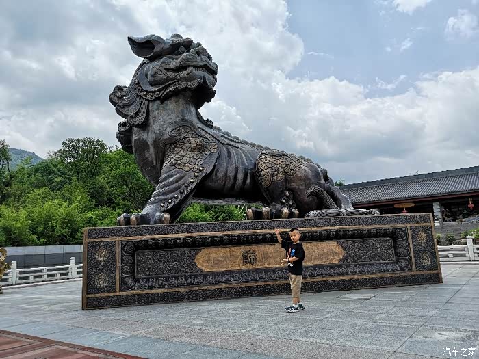 地藏王看人家的坐骑:谛听