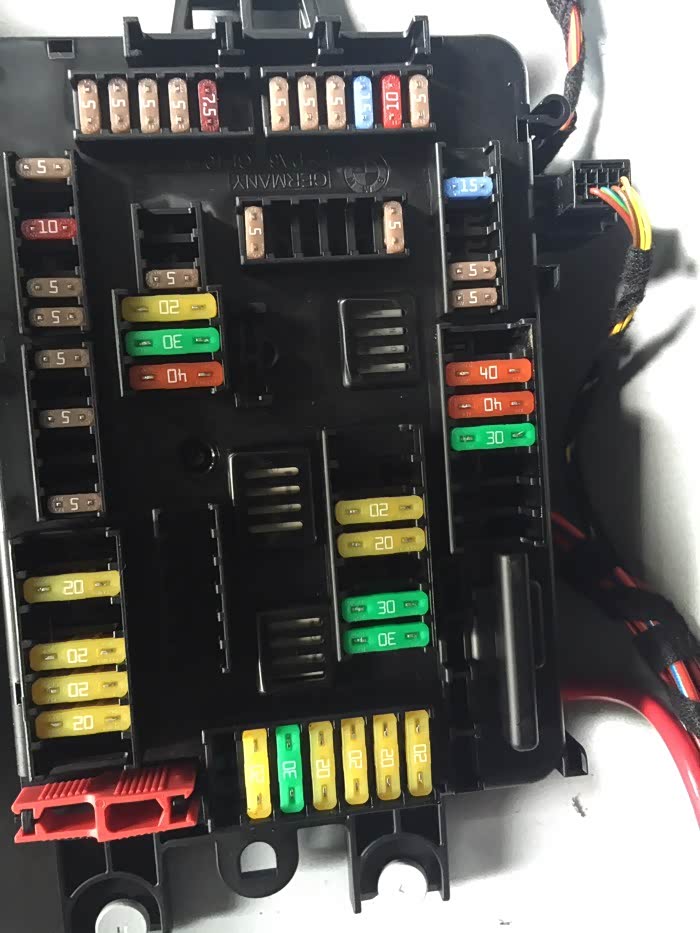 【图】求助 关于保险盒取电!_宝马3系论坛_汽车之家论坛