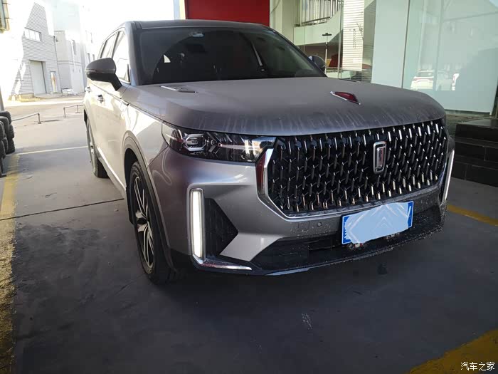 奔腾t99机盖加红旗装饰条更霸气