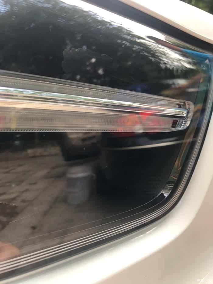 大灯脱皮了