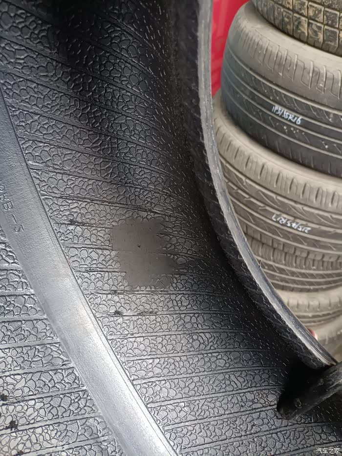 轮胎胎肩扎钉子了能补吗