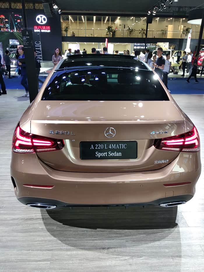 成都车展奔驰a220l