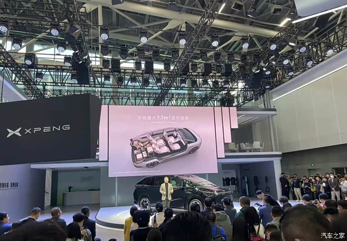 广州车展小鹏x9
