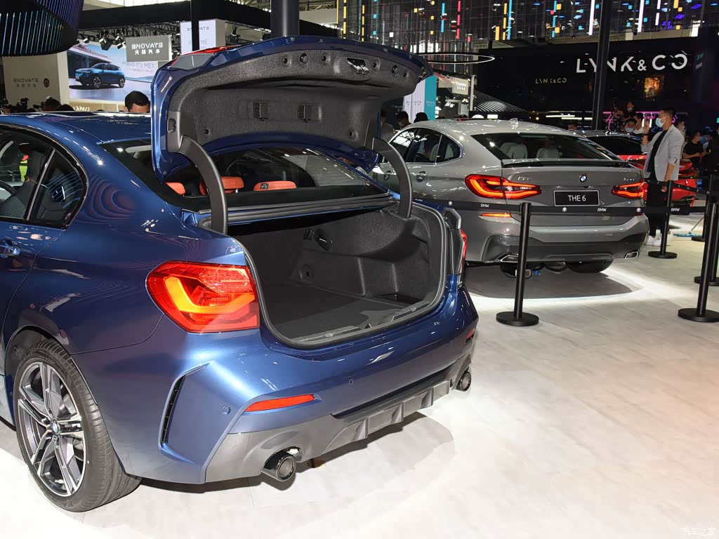 2020北京车展:宝马1系三厢 m运动曜夜!
