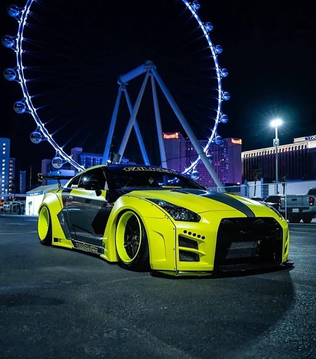 两部宽体gtr r35,太帅了