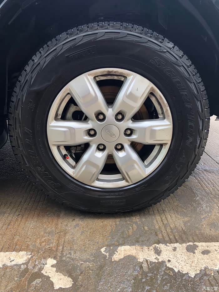 撼路者 改装20寸轮毂 at胎 野马款大灯