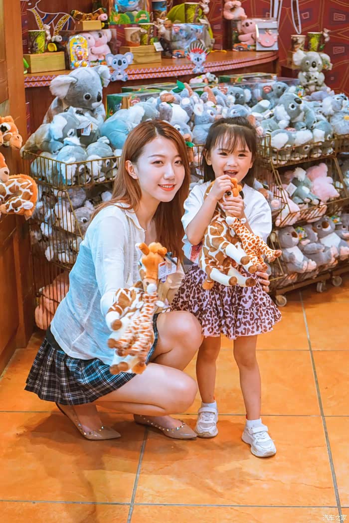 母女当车模我家萌宝辣妈的长隆探险之旅