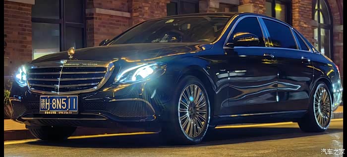 奔驰e300l舒享版2020款松石绿惊艳登场