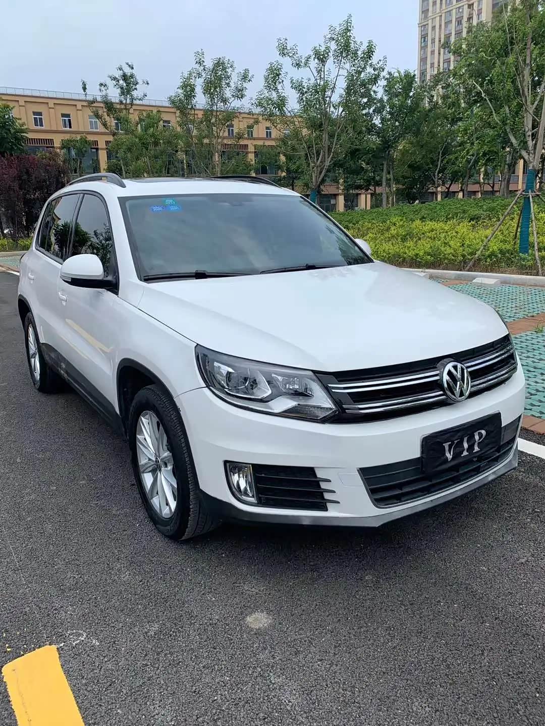 大众途观14t豪华顶配车头饱满车身线条流畅看起来很大