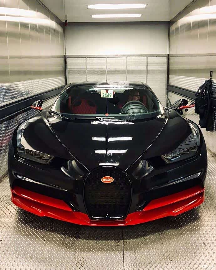 两枚布加迪chiron帅气满分