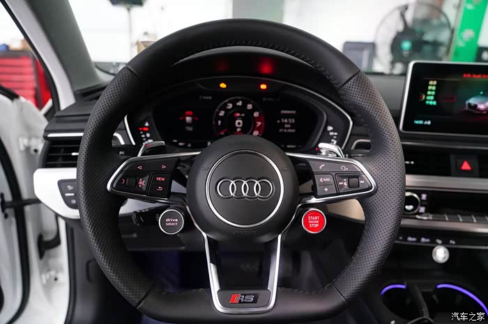 奥迪a4l换r8方向盘,颜值在线 运动感爆表
