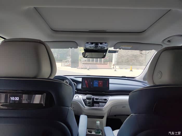 试驾荣威im8的感觉