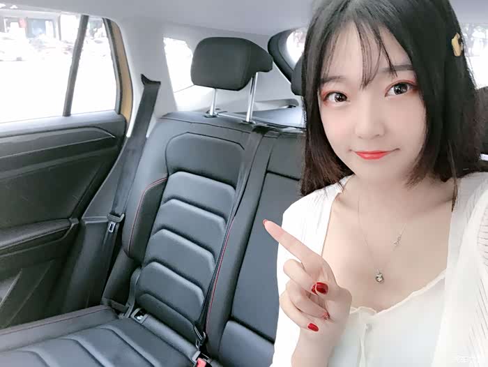 真人版洛天依 后面有福利