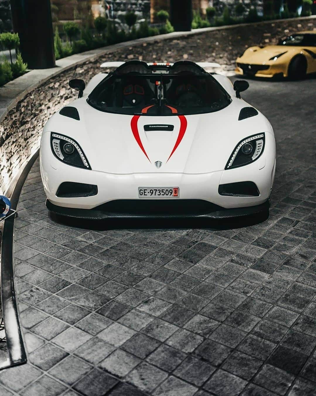 图 在国外上出街较多的一台柯尼塞格agera r!