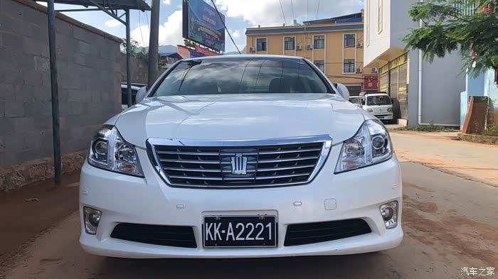 日本丰田皇冠已到达缅甸果敢帅气