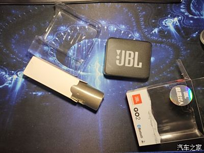 【簡單粗暴】jbl go2音箱評測:口袋中的繽紛樂章,爆發大能量!