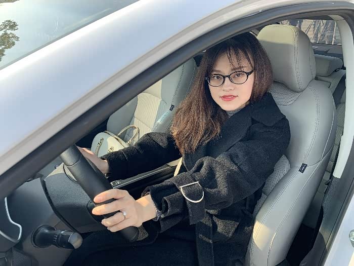 [女神当车模]阳春三月,你就是那道最美的风景!