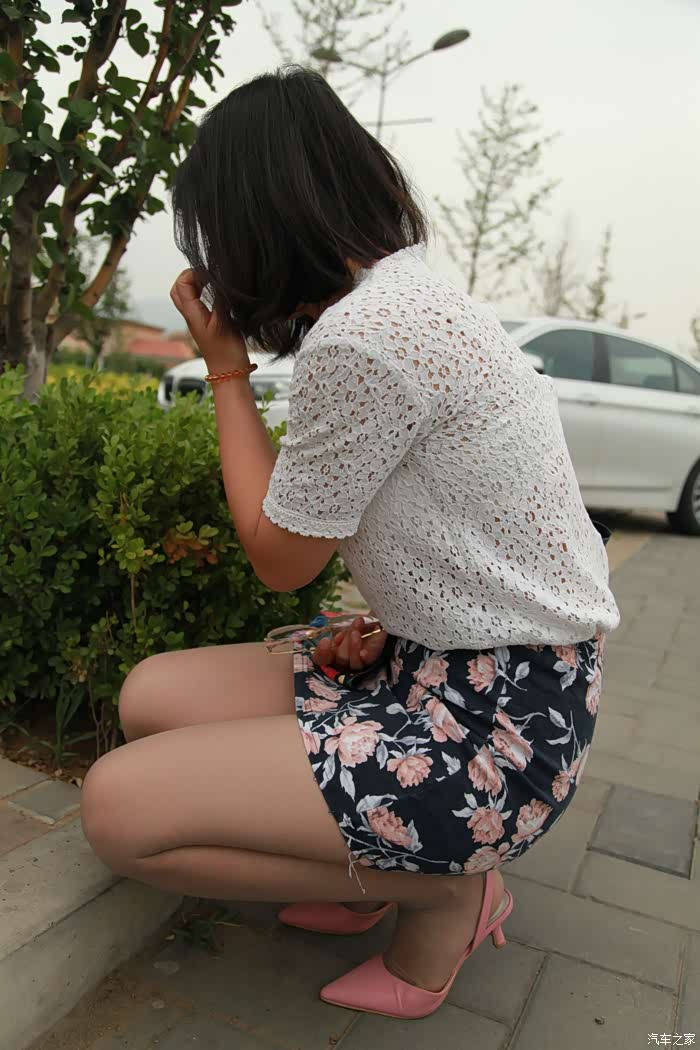 媳妇儿当车模(灰丝i)--秋色片