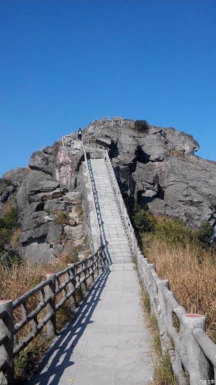 深圳长安车友会535逝水体验自然风情之银瓶山