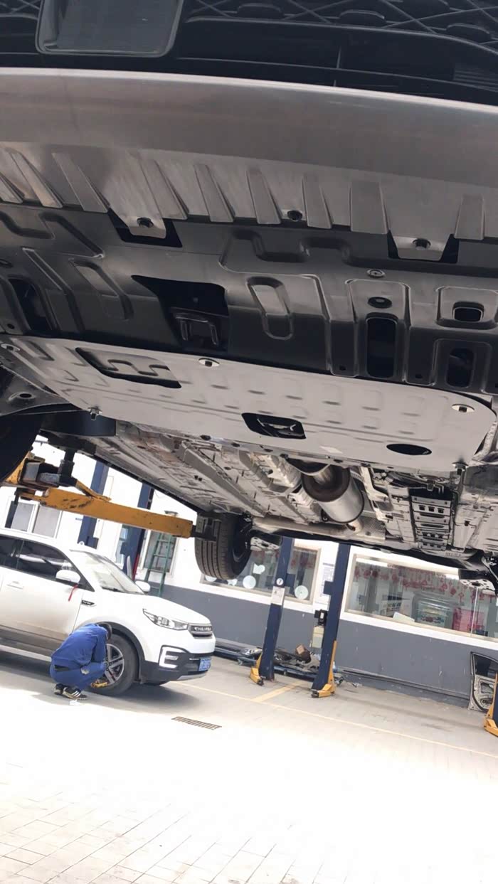 逸动plus尊贵版底盘