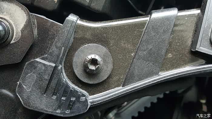 【图】刚提的a6l,发动机舱螺丝没有封漆_奥迪a6l/a6(进口)论坛_汽车之