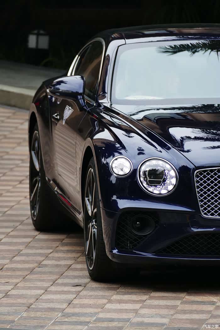 客串试车手抢在广州车展前首试全新宾利欧陆gt